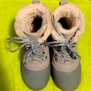 Girls “All in Motion” snow boots, size 2